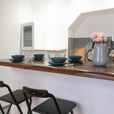 Authentic Apartment In Center Of Parisian Marais Bagian luar foto