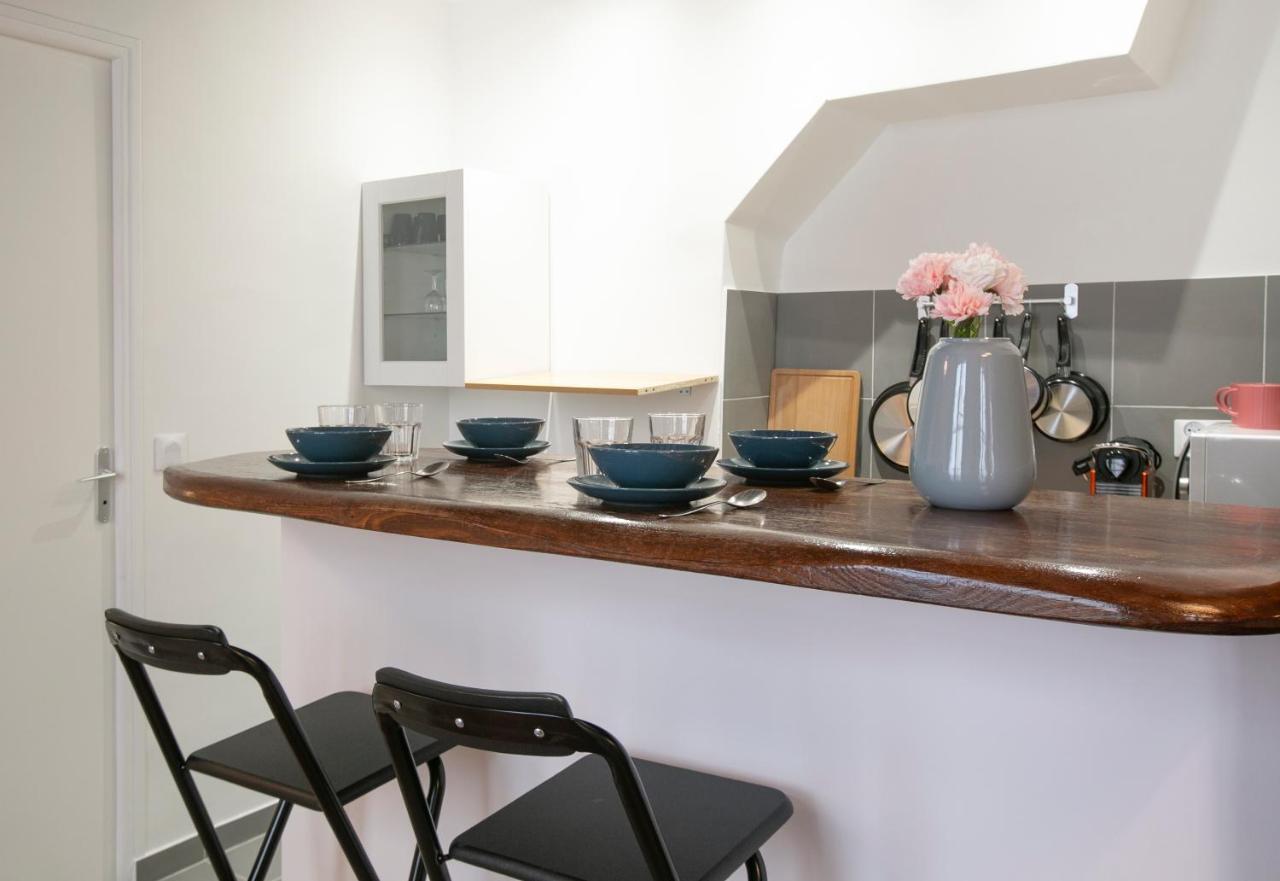 Authentic Apartment In Center Of Parisian Marais Bagian luar foto
