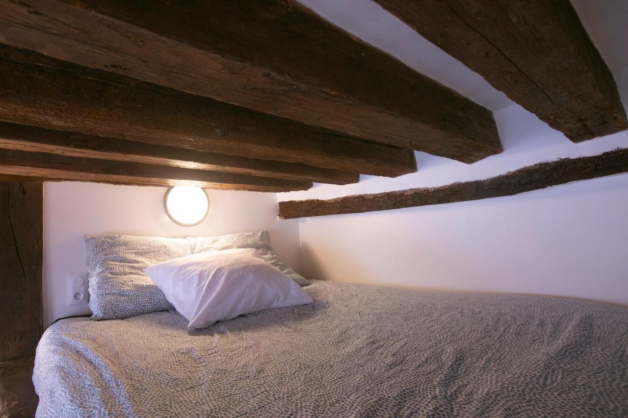 Authentic Apartment In Center Of Parisian Marais Bagian luar foto