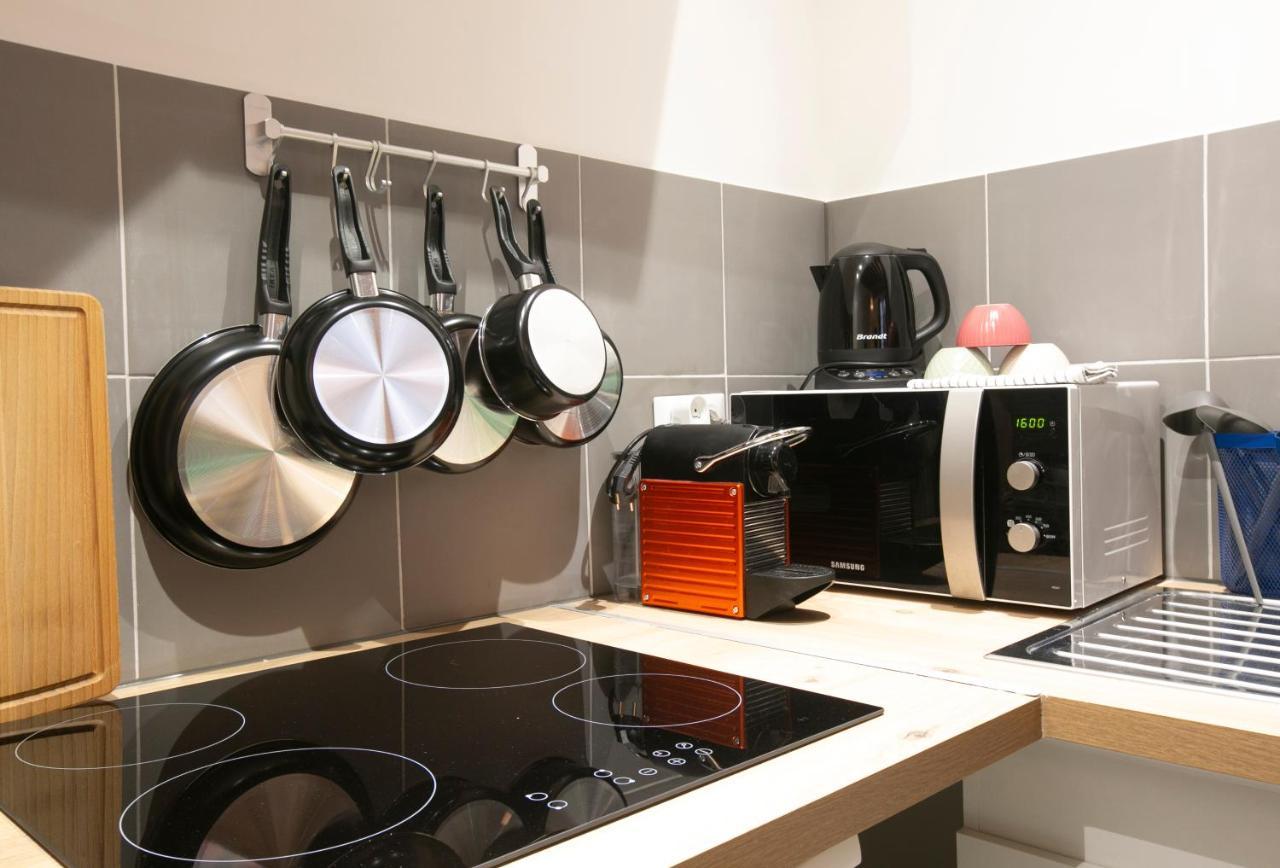 Authentic Apartment In Center Of Parisian Marais Bagian luar foto